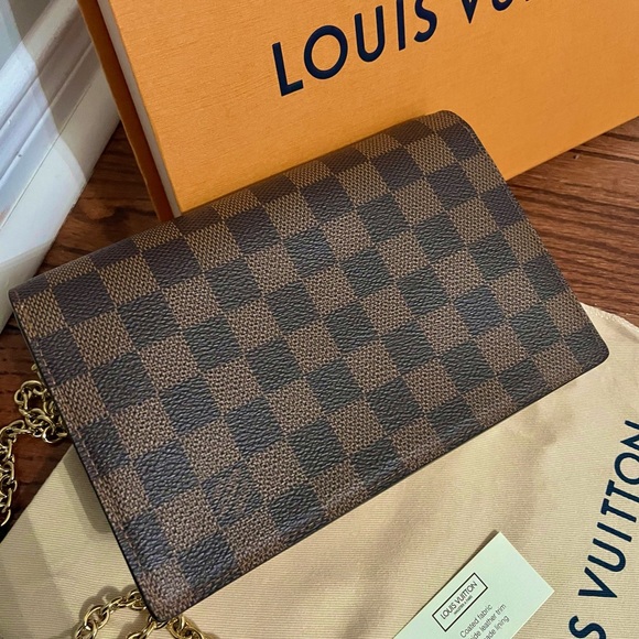 SOLD Authentic Luxury Louis Vuitton Handbag with the case & the box. - Picture 3 of 6